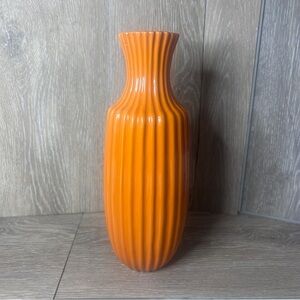 🧡 Vintage-Style Orange Ribbed Ceramic Vase – 9” Tall – Modern Retro Home Decor